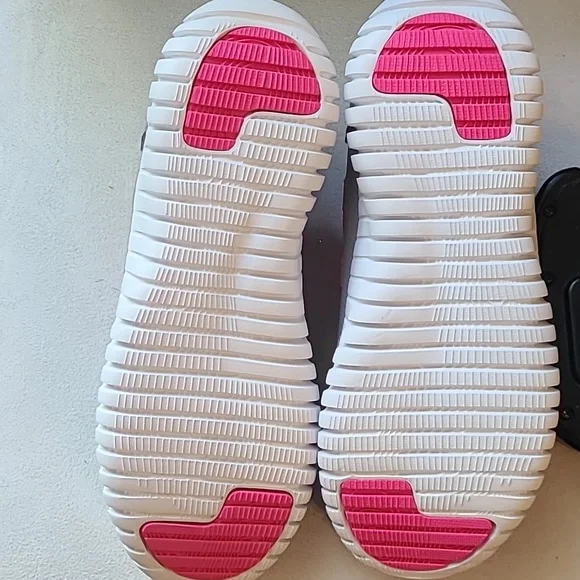 NEW BALANCE GIRLS PINK AND GRAY SIGNATURE ATHLETIC SHOES SIZE 7 - Picture 6 of 12